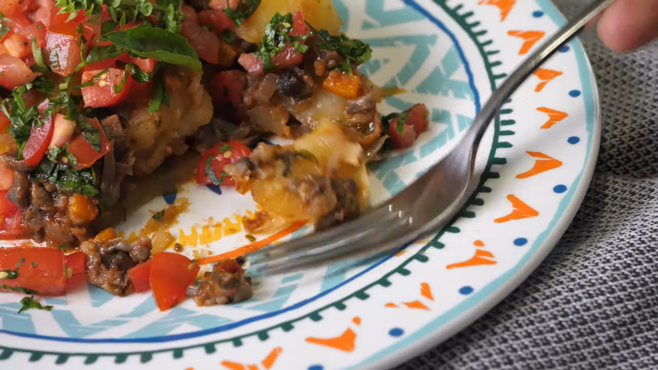 reteta-de-post.-cum-se-pregateste-musacaua-de-cartofi-si-ciuperci