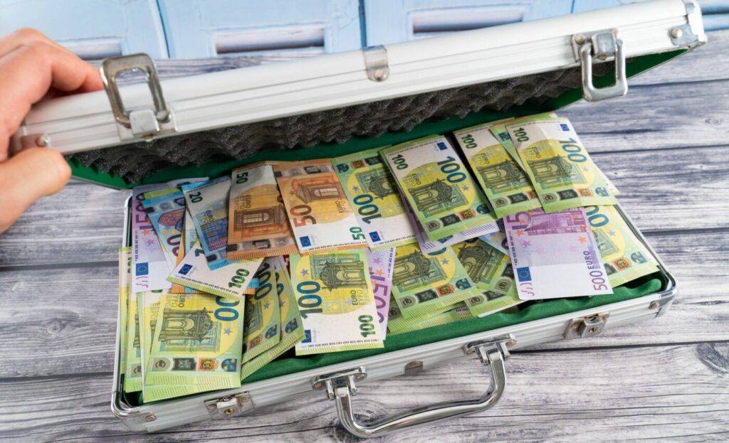 a-platit-4,3-milioane-de-euro-pentru-a-iesi-din-puscarie