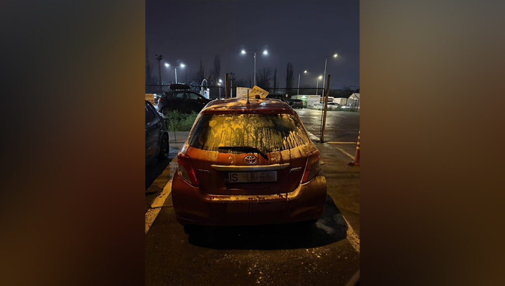 masina-vandalizata-de-iubita-geloasa,-dupa-ce-ar-fi-aflat-ca-a-fost-inselata:-cine-e-sara?