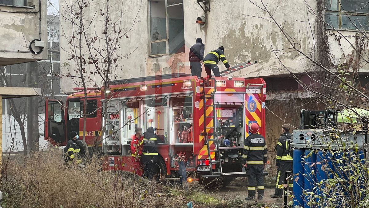 incendiu-la-o-cladire-dezafectata-din-iasi.-au-fost-gasite-16-butelii-cu-acetilena