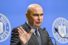 bolojan-merge-la-viena.-in-drum,-se-opreste-la-budapesta-pentru-o-intalnire-cu-viktor-orban