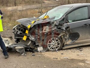 accident-rutier-pe-carosetti.-doua-masini-au-fost-facute-praf-–-update