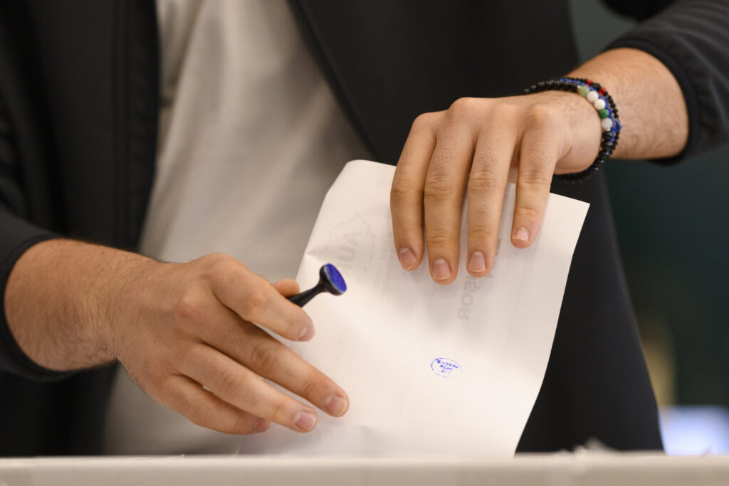 cu-ce-documente-poti-vota-la-alegerile-de-duminica.-ce-faci-daca-ai-buletin-expirat-sau-doar-carte-provizorie
