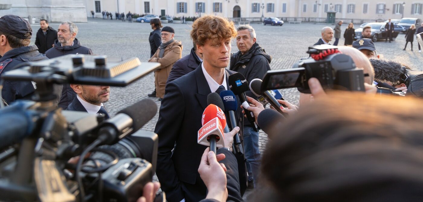 comportamentul-lui-jannik-sinner-dupa-inmormantarea-colegului-lui-ion-tiriac-si-ilie-nastase-starneste-controverse