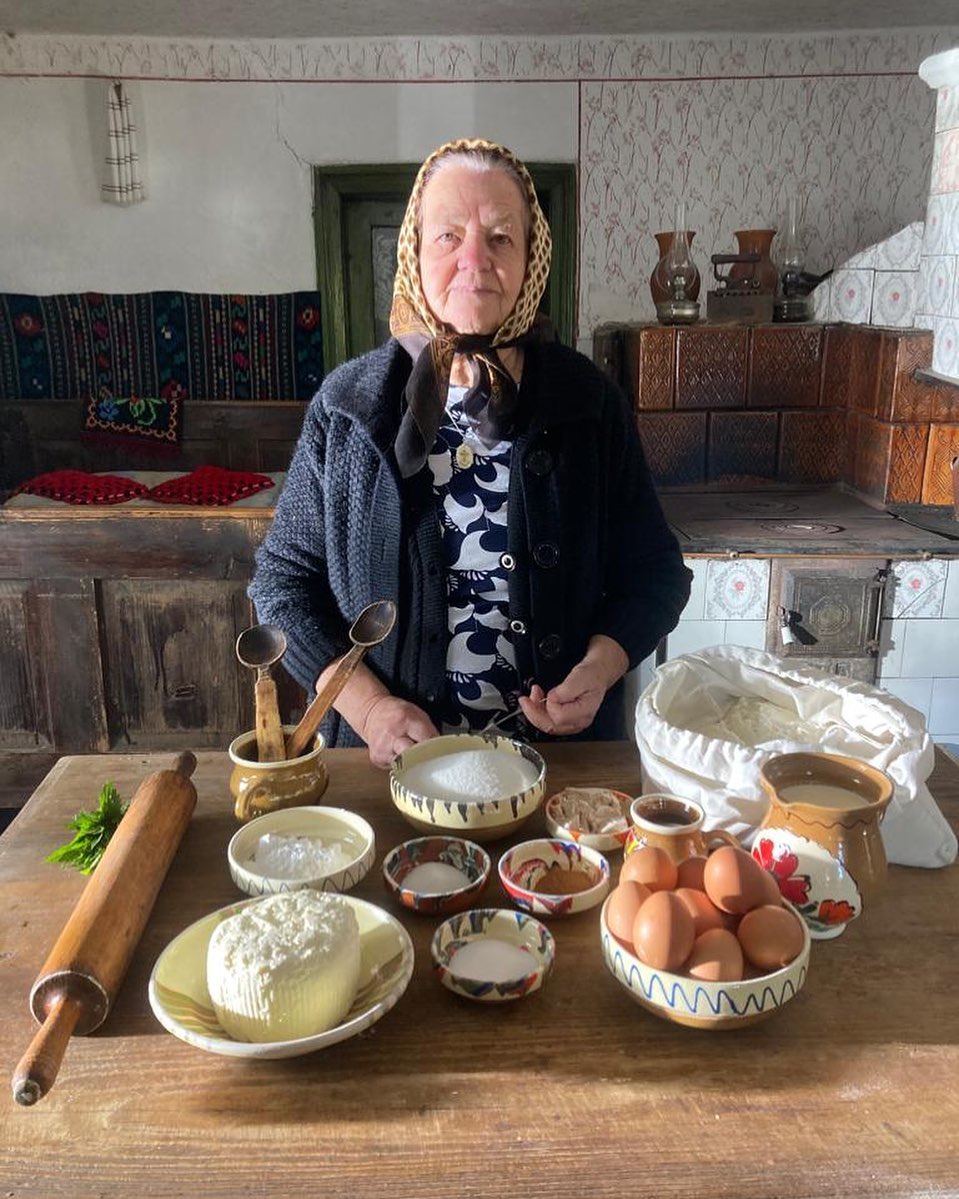 bunica-veruta-a-ajuns-virala-pe-retelele-sociale.-povestile-sale-savuroase-i-au-adus-popularitate