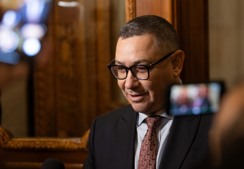 victor-ponta-cere-exluderea-usr-de-la-guvernare-dupa-alegerile-pentru-primaria-capitalei:-face-rau-romaniei.-tara-nu-poate-fi-condusa-de-un-partid-ce-a-primit-doar-10%-din-voturi