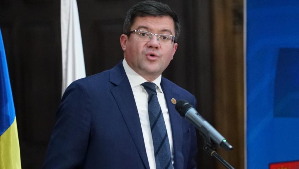 parchetul-european-sesizat-pentru-microbuzele-electrice-cumparate-la-iasi-costel-alexe-a-dat-200.000-de-euro-fara-tva-pentru-un-singur-vehicul