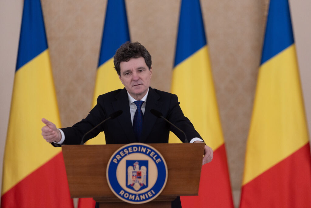 infrangerea-pentru-nicusor-dan-in-parlament.-senatul-respinge-cererea-de-reexaminare-a-legii-vexler-/-presedintele-a-avut-doar-sprijinul-partidelor-de-opozitie