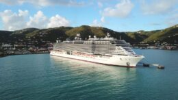 un-vapor-de-lux-va-conecta-principalele-orase-de-la-mediterana.-nava-uriasa-poate-primi-intreaga-populatie-a-unui-oras-mic