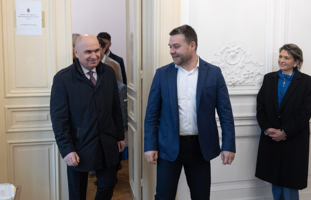 bolojan,-despre-conditia-lui-nicusor-dan-pentru-promulgarea-bugetului:-banii-trebuie-sa-urmeze-problemele