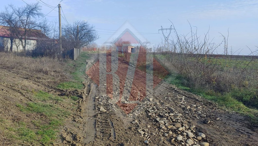 dupa-sesizarea-bzi,-strada-henci-a-fost-pietruita-si-locuitorii-au-scapat-de-noroi