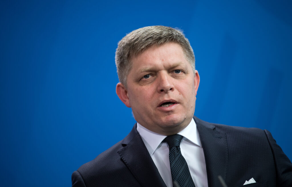 robert-fico:-slovacia-va-bloca-orice-plan-al-ue-de-finantare-a-armatei-ucrainei