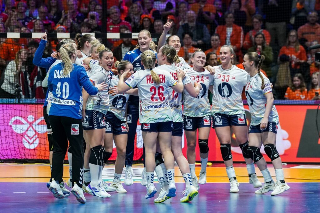 bestia-a-lovit.-s-a-aflat-a-doua-finalista-de-la-campionatul-mondial-de-handbal-dupa-un-meci-in-care-o-echipa-a-facut-ce-a-vrut