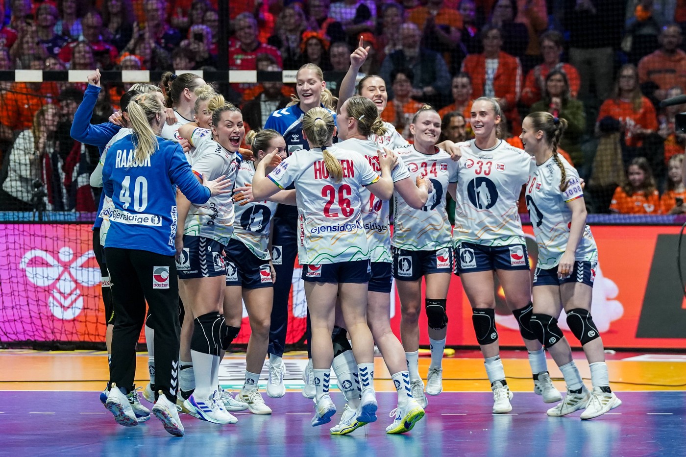 bestia-a-lovit.-s-a-aflat-a-doua-finalista-de-la-campionatul-mondial-de-handbal-dupa-un-meci-in-care-o-echipa-a-facut-ce-a-vrut