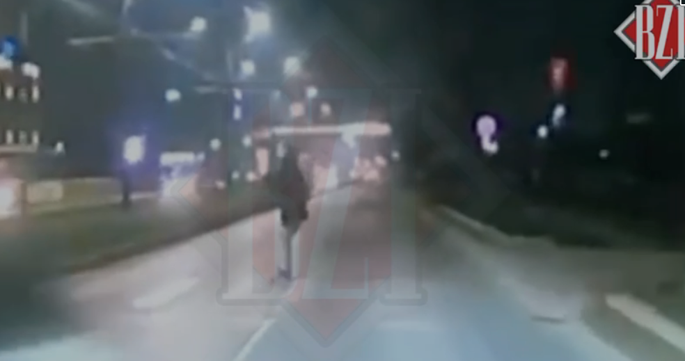 o-femeie-a-decedat-dupa-ce-a-fost-lovita-pe-trecerea-de-pietoni.-camera-de-pe-masina-a-surprins-momentul-impactului