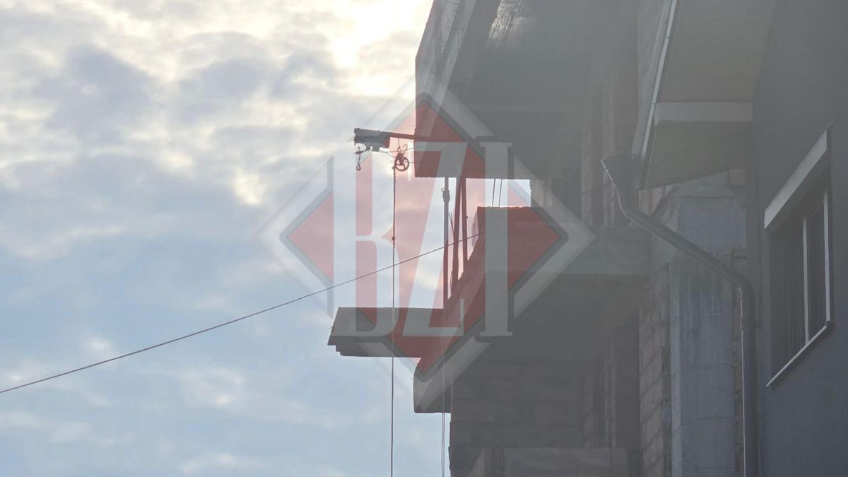 tentativa-de-suicid-in-bucium!-un-muncitor-vrea-sa-se-arunce-de-pe-bloc-–-update
