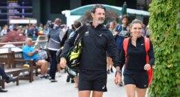 numele-lui-patrick-mouratoglou,-mentionat-de-jurnalistii-straini-dupa-ce-carlos-alcaraz-si-a-demis-antrenorul