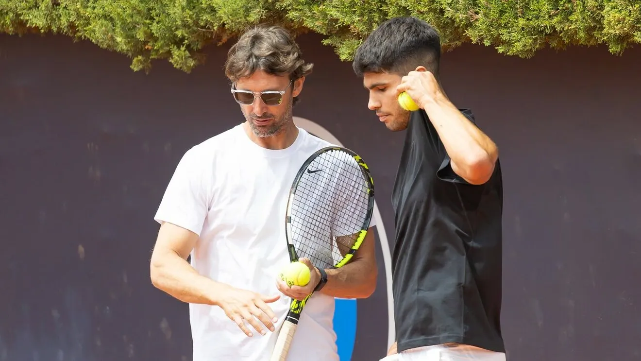 de-ce-l-a-dat-afara-tatal-lui-carlos-alcaraz-pe-juan-carlos-ferrero:-a-vrut-mai-multi-bani!