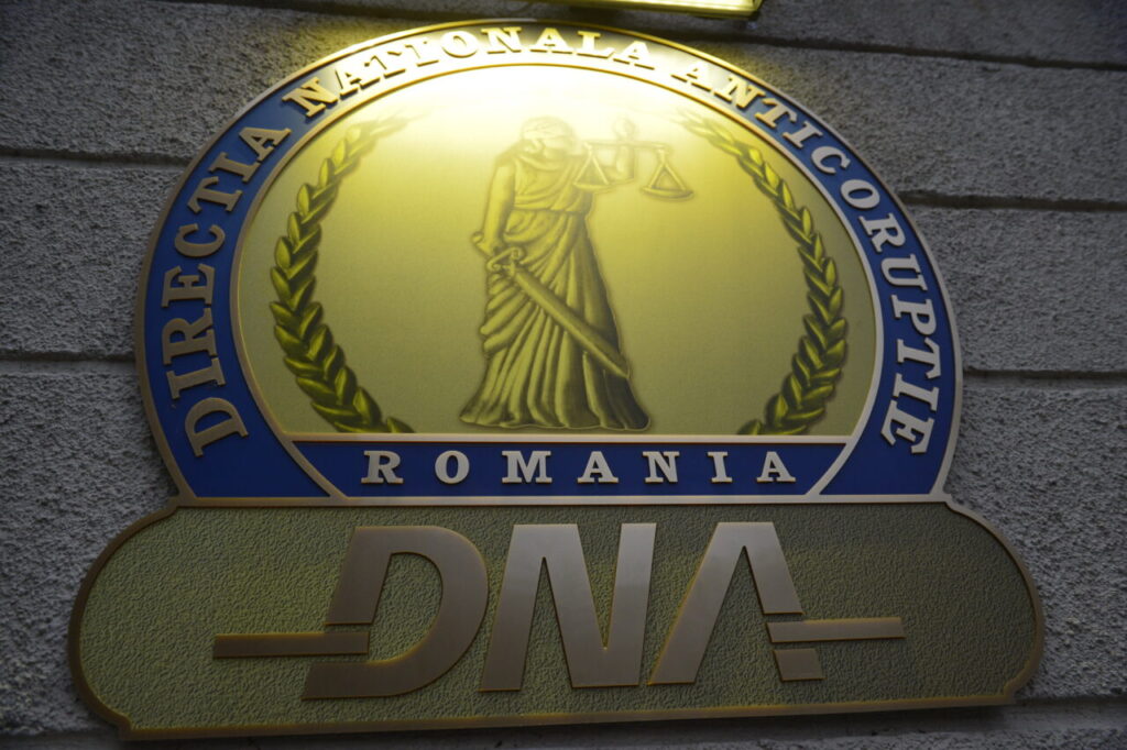 director-de-colegiu-din-iasi,-acuzat-de-luare-de-mita-pentru-transferul-unui-elev.-ce-s-a-intamplat-la-curtea-suprema