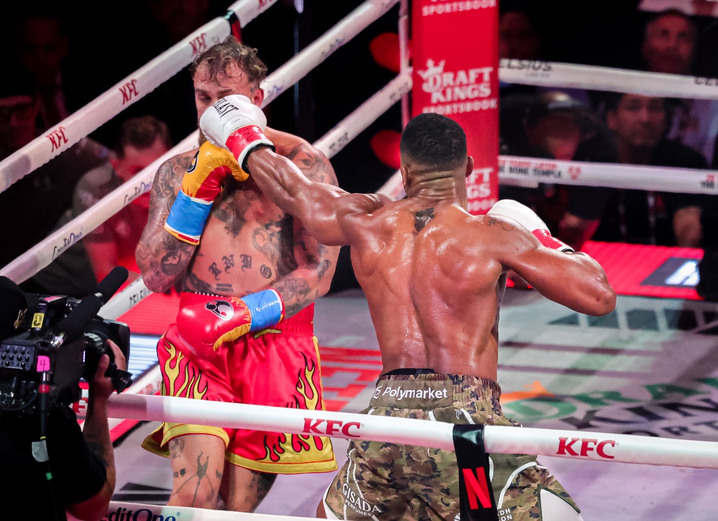 jake-paul-a-ajuns-la-spital-dupa-ce-anthony-joshua-i-a-rupt-maxilarul-cu-un-ko-devastator-in-lupta-de-peste-200000.000-de-euro