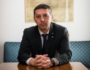 daniel-david,-primele-explicatii-dupa-demisie:-niciodata-nu-am-vizat-o-cariera-politica-/-decizia-de-retragere-este-definitiva-/-nu-am-avut-sansa-unui-ministeriat-pentru-vremuri-relativ-normale