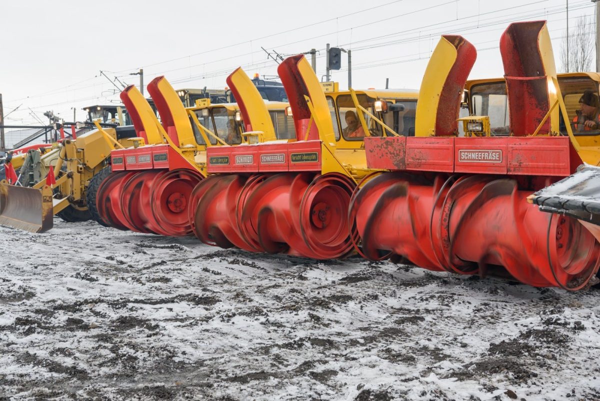 utilajele-de-deszapezire-au-intrat-in-dispozitiv-pe-drumurile-judetene-din-iasi