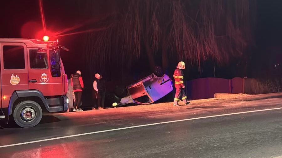 accident-rutier-cu-doua-victime-la-ciurea!-un-autoturism-s-a-rasturnat-in-sant,-iar-unul-dintre-soferi-a-fugit.-momentul-coliziunii-a-fost-filmat-–-update