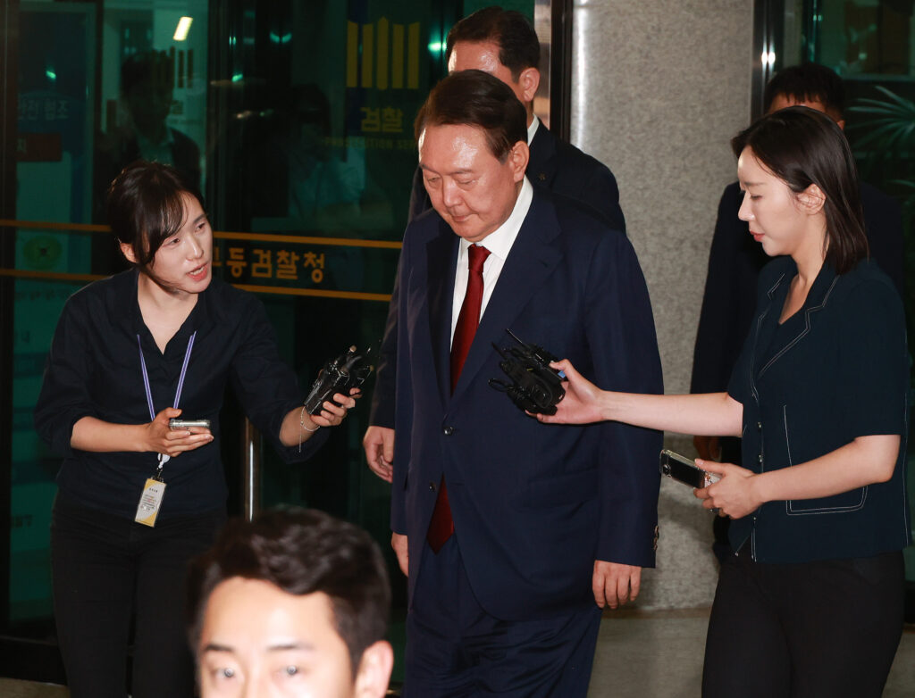 procurorii-cer-10-ani-de-inchisoare-pentru-fostul-presedinte-sud-coreean-yoon-suk-yeol