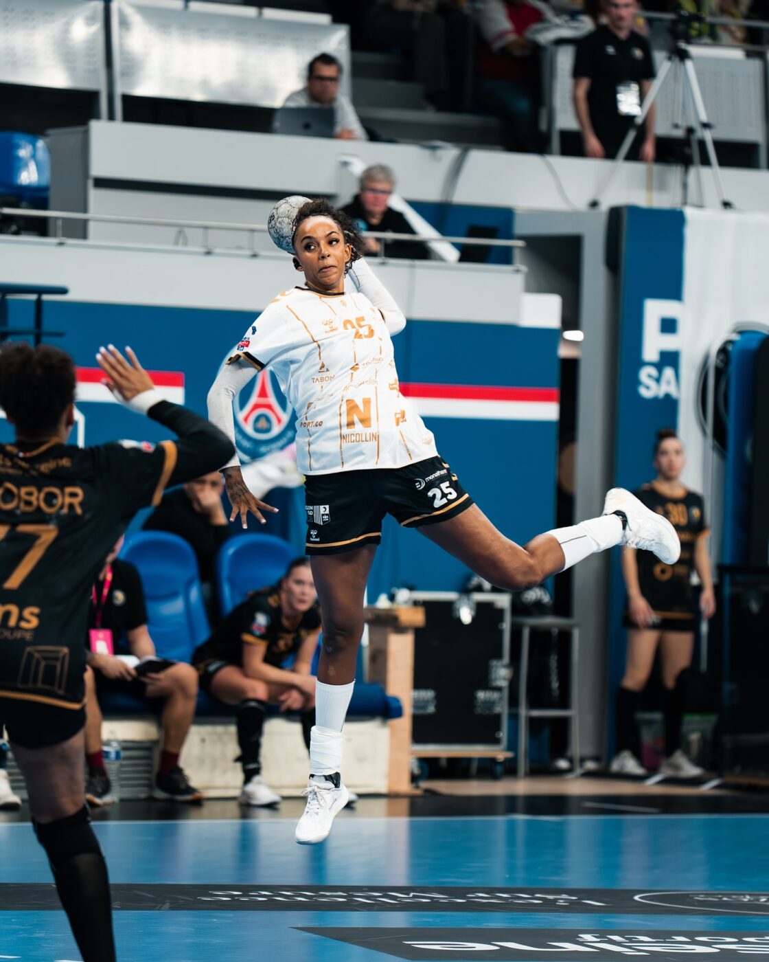 de-craciun,-scm-ramnicu-valcea-a-anuntat-doua-transferuri-de-top-pentru-sezonul-viitor.-vor-veni-o-olandeza-si-o-frantuzoaica