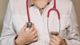 cele-cinci-semne-care-apar-pe-pielea-ta-si-care-ar-putea-indica-faptul-ca-rinichii-tai-nu-functioneaza-corect