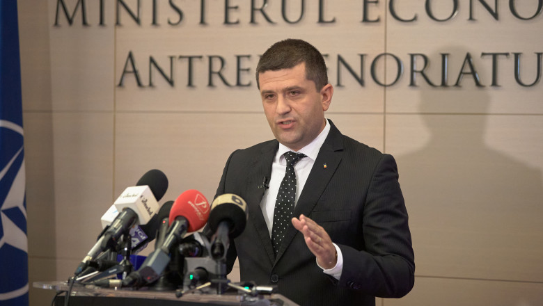 ministrul-usr,-radu-miruta,-suparat-ca-reforma-lui-bolojan-s-a-blocat-in-haosul-din-ccr:-va-cam-bateti-joc