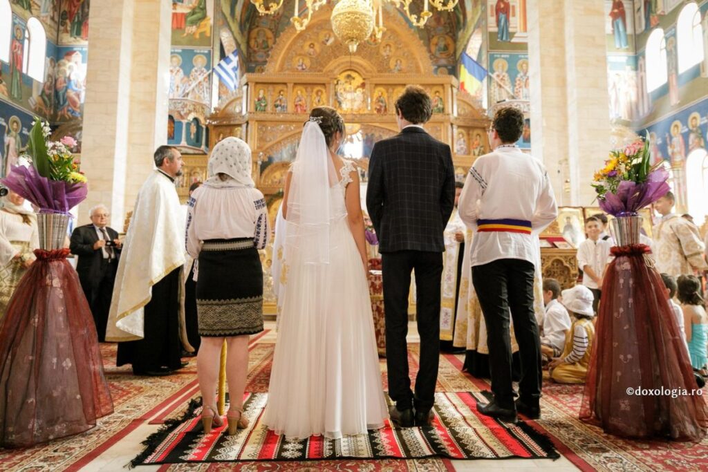 fara-aceasta-adeverinta,-niciun-preot-nu-te-cununa.-in-anii-trecuti,-nu-trebuiau-atatea-documente-ca-sa-arati-ca-esti-crestin-ortodox