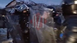 politistii-si-jandarmii-au-actionat-pentru-siguranta-publica-la-cetele-de-mascati-din-ruginoasa