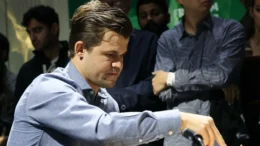 magnus-carlsen-a-ajuns-la-20-de-titluri-mondiale-la-sah-si-reactia-sa-pe-retelele-de-socializare-a-starnit-controverse