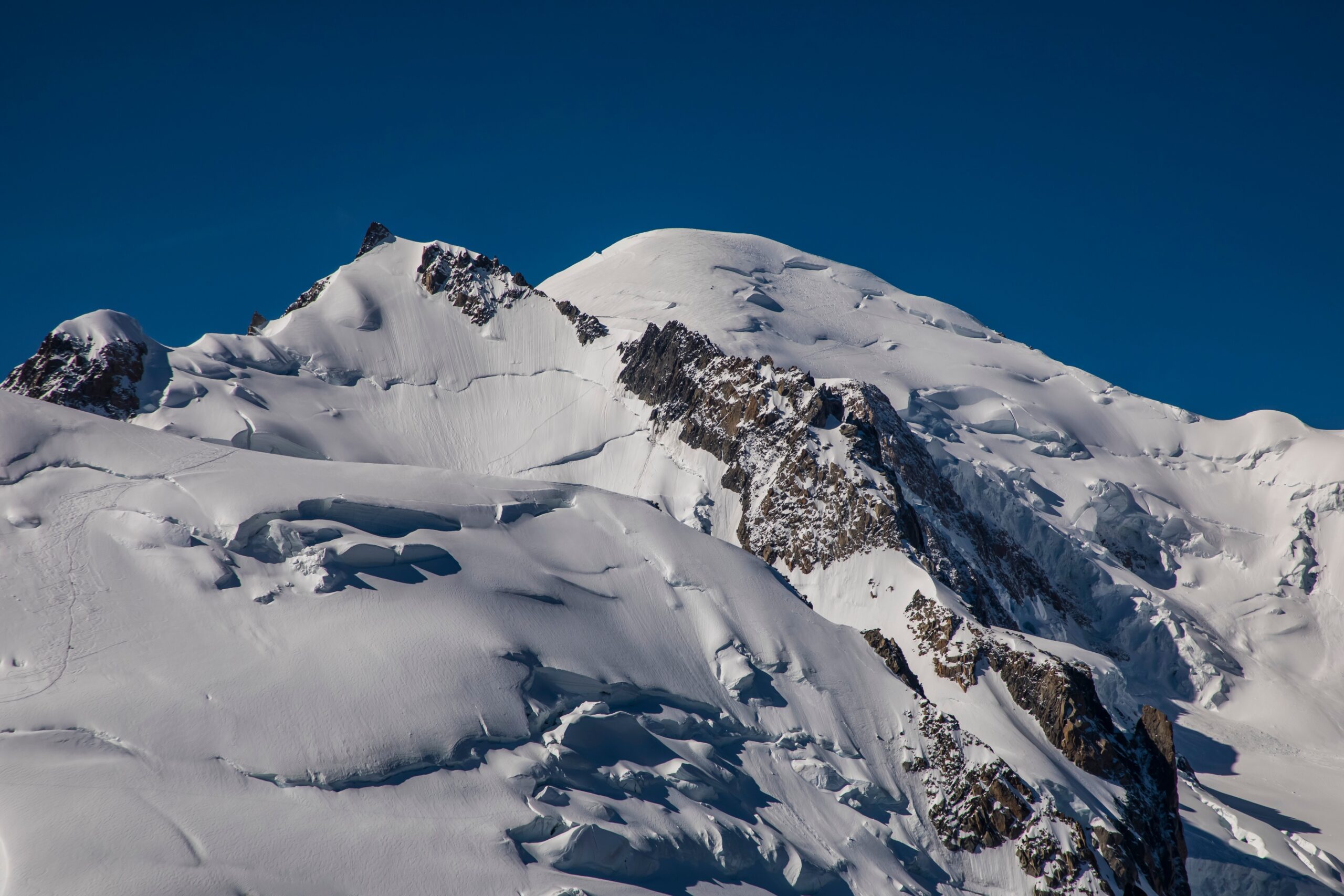 avalanse-mortale-in-nordul-italiei-salvatorii-lupta-cu-furtunile.-bilant-tragic