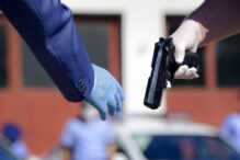 interdictia-privind-portul-de-arme-in-public,-declarata-neconstitutionala-in-california