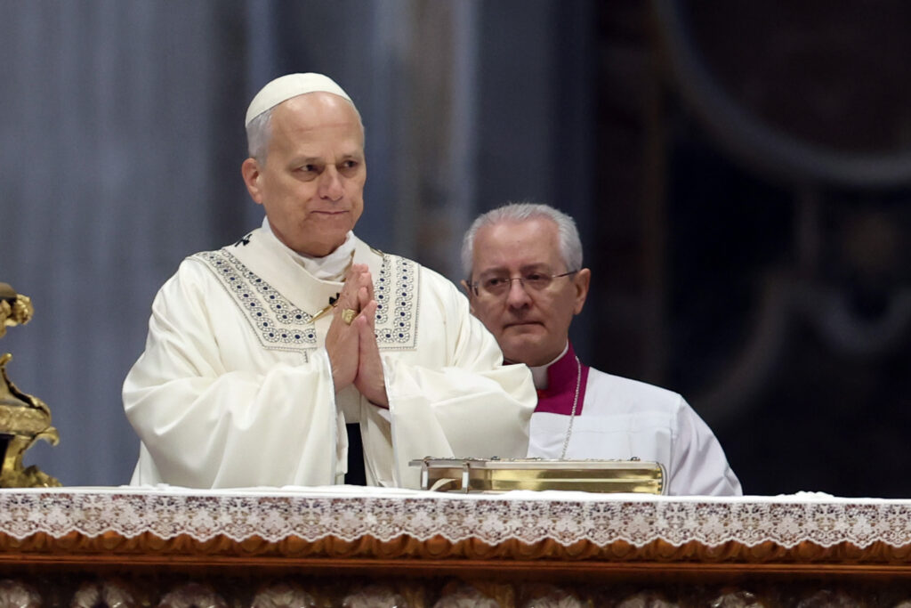 papa-leon-al-xiv-lea-s-a-rugat-pentru-victimele-tragediei-din-elvetia