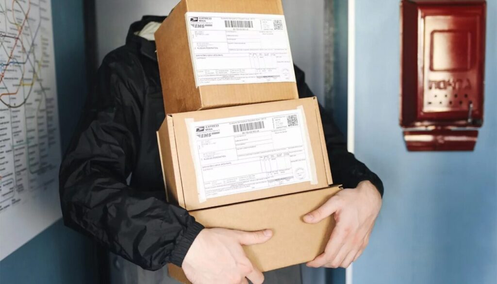 un-curier-polonez-a-refuzat-sa-livreze-un-colet-de-revelion.-motivul,-„pur-si-simplu-mi-a-fost-mila-de…”