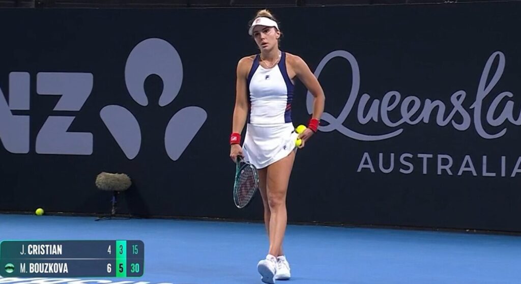 jaqueline-cristian-si-a-schimbat-sponsorul-tehnic,-dar-a-pierdut-la-brisbane.-foto