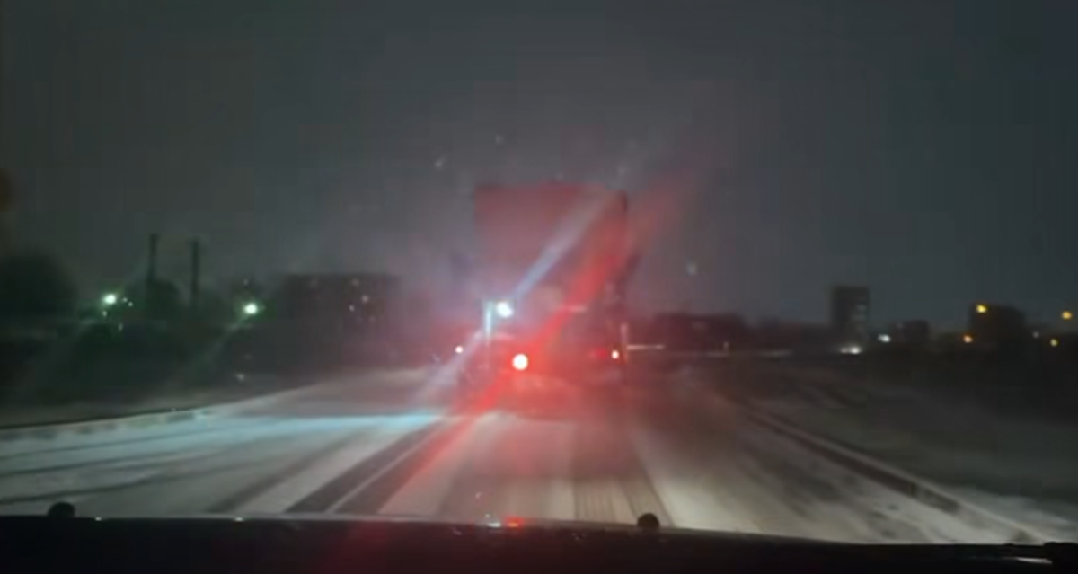 primaria-iasi-a-activat-comandamentul-de-deszapezire!-actiuni-intense-pe-traseele-de-transport-public-si-in-cartiere