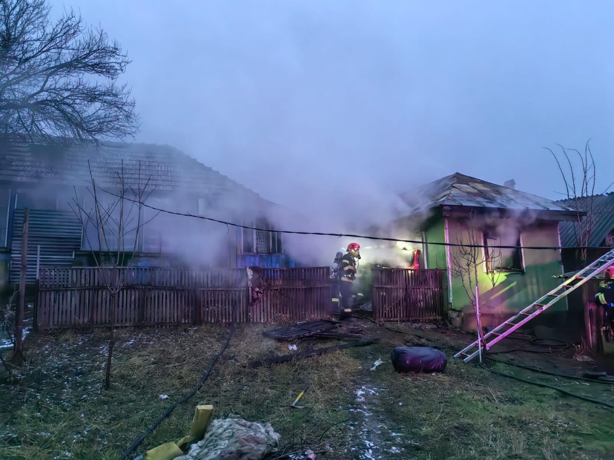 incendiu-puternic-in-judetul-iasi!-o-casa-din-boureni-a-fost-cuprinsa-de-flacari