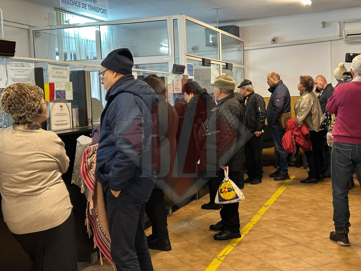 cozi-la-ghiseele-primariei-iasi!-oamenii-platesc-impozitele-marite-pentru-a-prinde-reducerea-de-10%