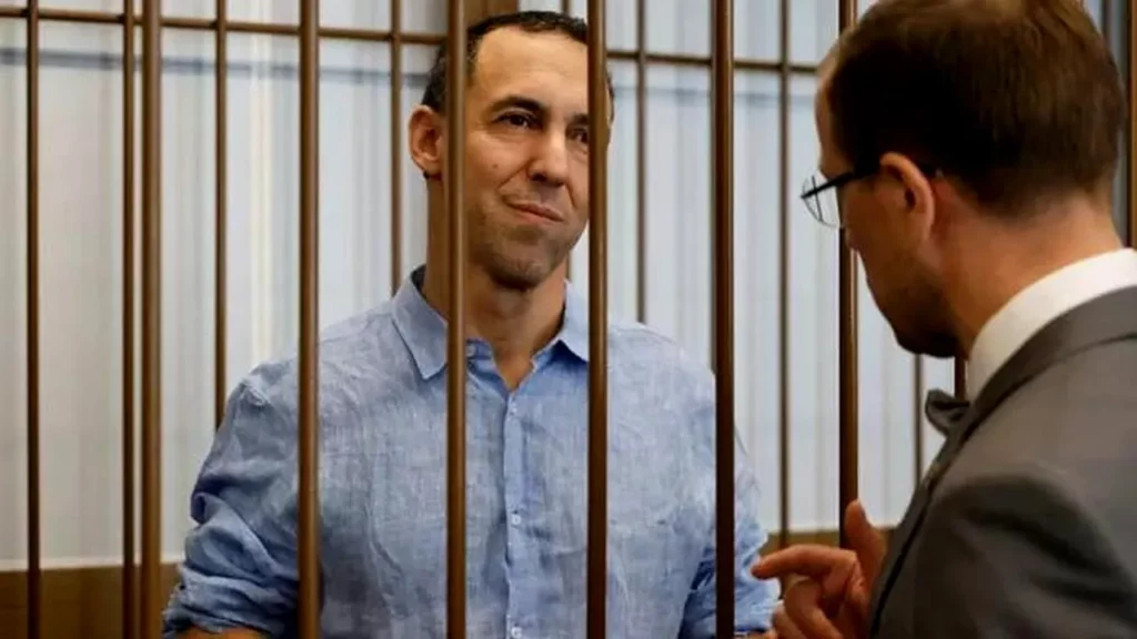 rusia-il-elibereaza-pe-cercetatorul-francez-laurent-vinatier-intr-un-schimb-de-detinuti-cu-franta