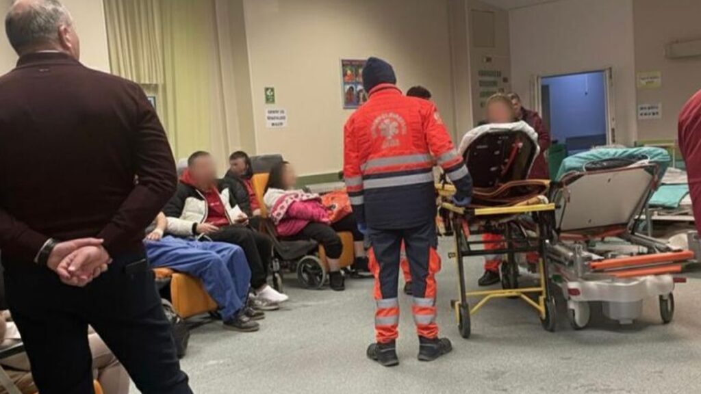 aproximativ-50-de-cazuri-de-traumatisme-pe-zi-la-spitalul-sf-spiridon-iasi.-conditiile-meteo-i-au-facut-pe-ieseni-sa-alunece-direct-in-upu