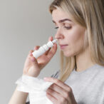 spray-urile-nazale-pot-provoca-leziuni-permanente.-aproape-toata-lumea-le-foloseste-incorect-spray-urile-nazale-creeaza-dependenta