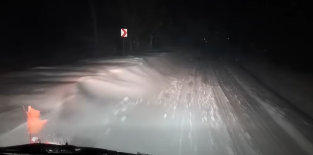 viscolul-paralizeaza-circulatia-in-moldova!-lista-drumurilor-nationale-inchise-sau-greu-practicabile!-utilajele-drdp-iasi-intervin-fara-pauza