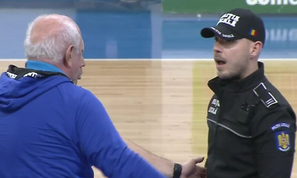 un-politist-local-a-intrat-pe-teren-pentru-a-l-calma-pe-gheorghe-tadici.-cum-a-reactionat-reputatul-antrenor