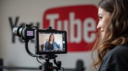 youtube-schimba-regulile-pentru-adolescenti:-ce-tipuri-de-videoclipuri-nu-vor-mai-fi-recomandate-in-europa