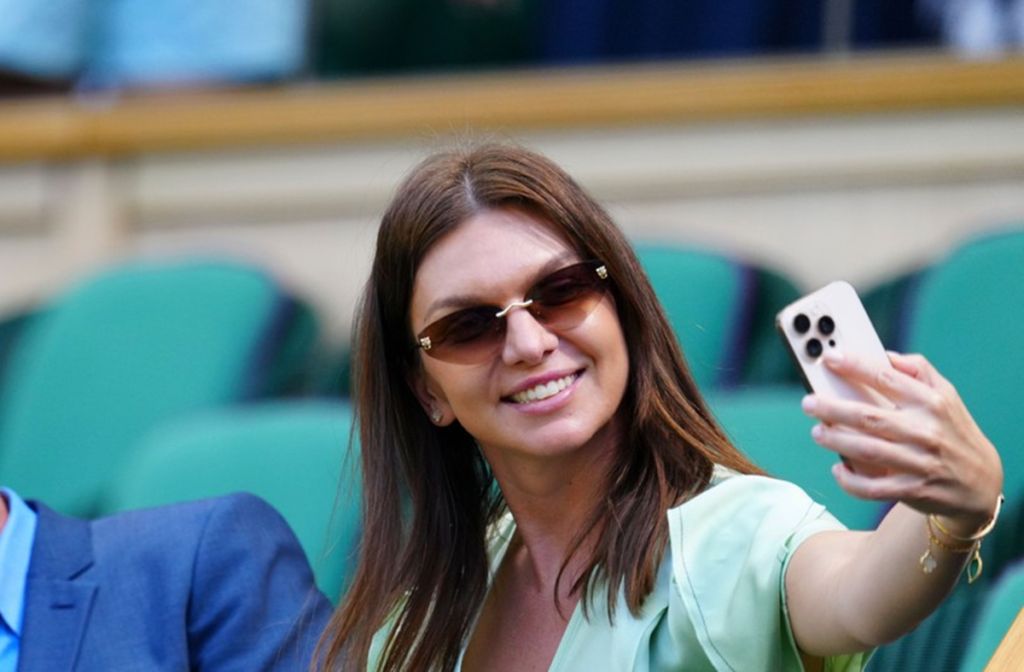 simona-halep-nu-l-a-uitat-pe-barbatul-care-i-a-fost-alaturi-in-loja-regala