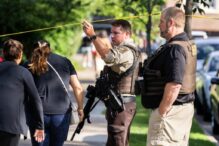 un-nou-atac-armat-in-minneapolis.-un-ofiter-federal-a-impuscat-un-barbat-in-picior